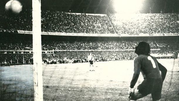 Más de 40 años después apareció el único video del gol fantasma con el que Boca le ganó una final a River