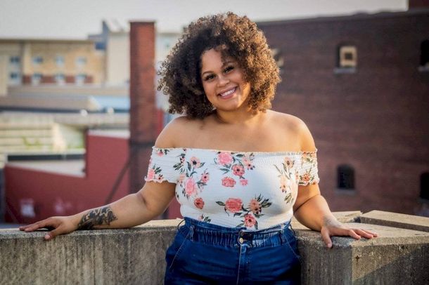 Estados Unidos: una joven viajó 2.300 kilómetros para conocer a un hombre con el que chateaba, pero él la bloqueó