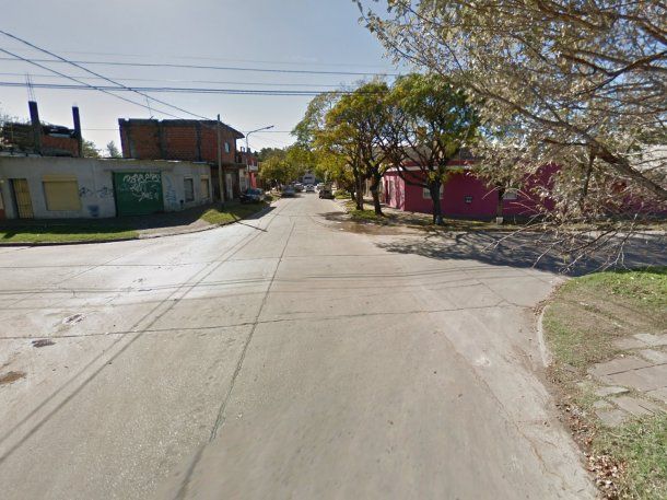 Un policía abatió a un motochorro e hirió a otro en un intento de asalto en Merlo