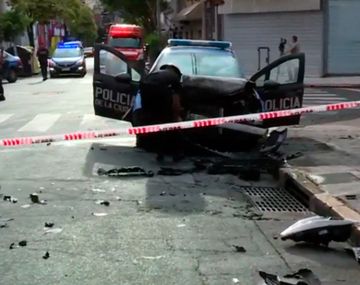 Persecución y choque en Once: un patrullero se prendió fuego