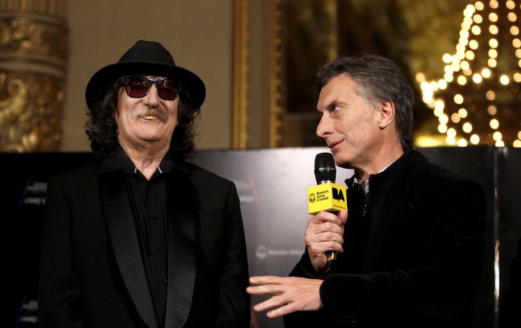 Macri distinguió a Charly García como embajador cultural