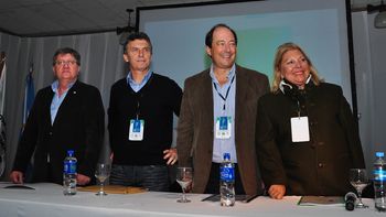 ¿macri, a las paso con sanz y carrio? ¿macri, a las paso con sanz y carrio?