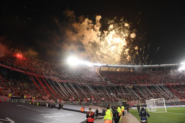 Así fue el impresionante recibimiento de los hinchas de River en el Monumental