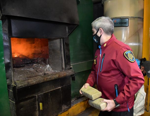 Quemaron 5 toneladas de marihuana en el cementerio de Chacarita