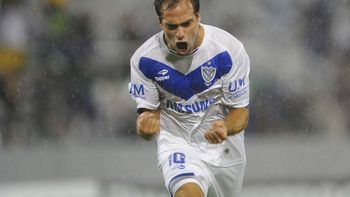 la vuelta de un historico: insua dejo velez para ir al rojo la vuelta de un historico: insua dejo velez para ir al rojo