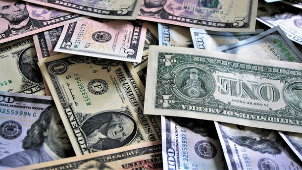 El dólar continúa con su rally alcista y bordea los 40 pesos.