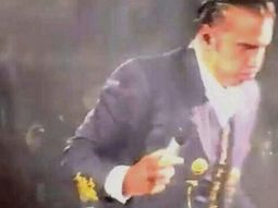 Alejandro Fernandez casi vomita