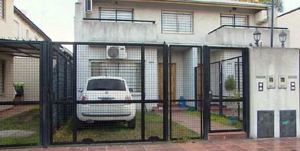 Dos motochorros le robaron el auto a una mujer