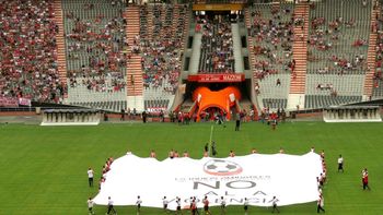 cruz roja y estudiantes, contra la violencia en el futbol cruz roja y estudiantes, contra la violencia en el futbol