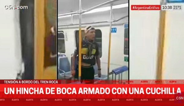 Tensión en el tren Roca: un hincha de Boca subió con una cuchilla
