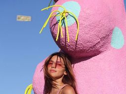 Calu Rivero y un peculiar look en el festival Coachella Calu Rivero y un peculiar look en el festival Coachella