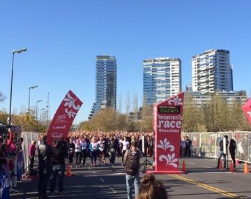{altText(,#WomensRace del Banco Ciudad reunió a una multitud de mujeres en Puerto Madero)}