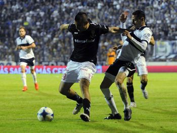 Huracán cortó una racha de más de 30 años al vencer a Gimnasia en La Plata