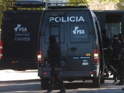 detienen a una pareja con 12 kilos de cocaina en ezeiza detienen a una pareja con 12 kilos de cocaina en ezeiza