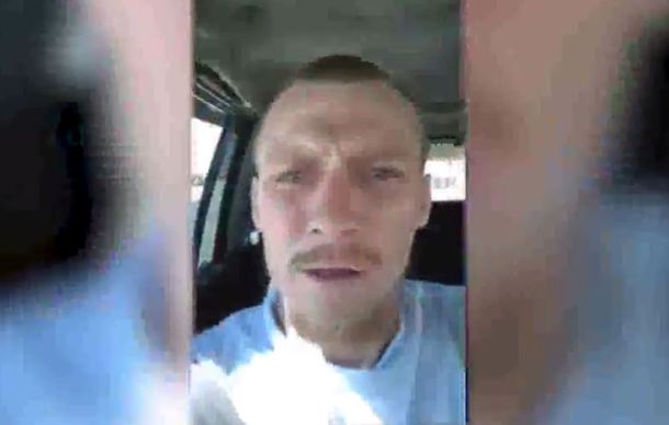 Transmitió en vivo mientras tomaba whiskey y lo detuvieron