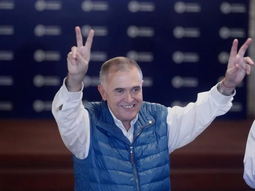 Osvaldo Jaldo se convirtió en el gobernador más votado de la historia de Tucumán