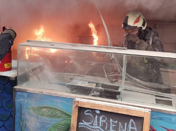 Impresionante incendio en el Patio de los Lecheros de Caballito