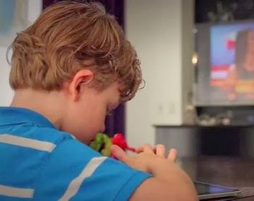 El bizarro spot que promociona el nuevo libro de Ventura