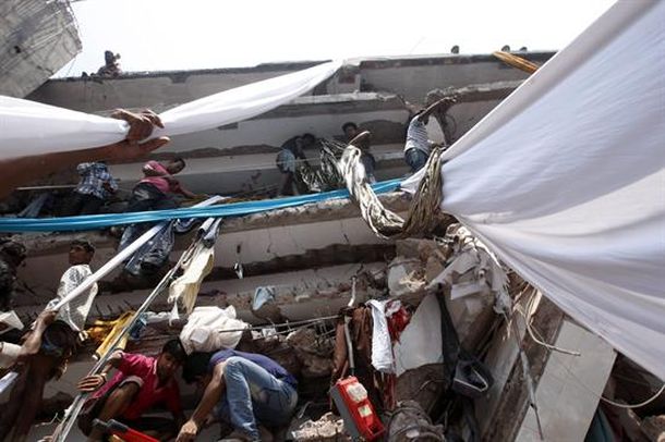 Un derrumbe en Bangladesh causó al menos 170 muertos