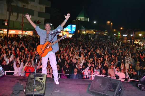 Popular cantante e hincha de River estalló contra su equipo