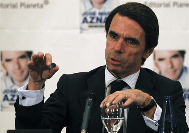 Aznar: Los políticos son un problema grave para España