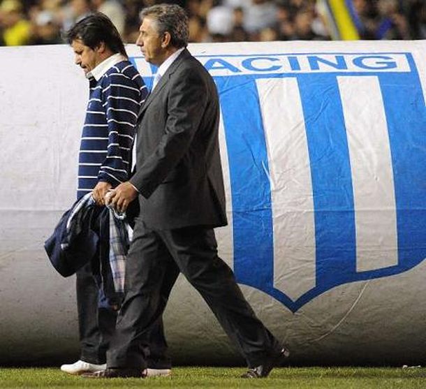 Caruso Lombardi pode fazer sua última partida com o Racing hoje