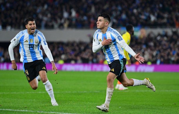 El golazo de Thiago Almada para el 1-1 de Argentina ante Colombia