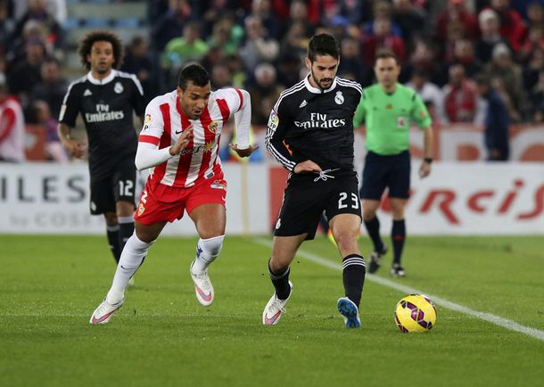 De visitante, el Real Madrid goleó y consiguió su vigésimo triunfo consecutivo
