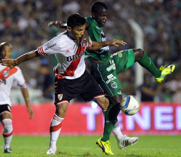 River goleó a Sarmiento de Junín en su debut del nuevo torneo
