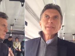 Macri se subió a un colectivo por el Metrobus