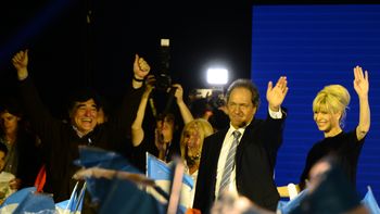 scioli, tras el triunfo: el resultado es contundente, miren como lo miren scioli, tras el triunfo: el resultado es contundente, miren como lo miren