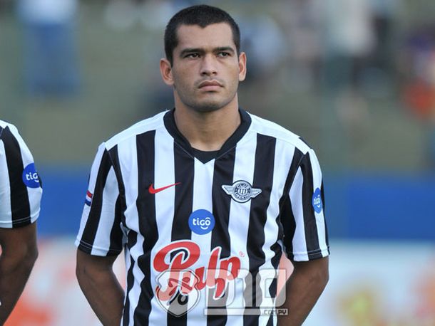 Un paraguayo, cerca de ser el primer refuerzo de Ramón Díaz