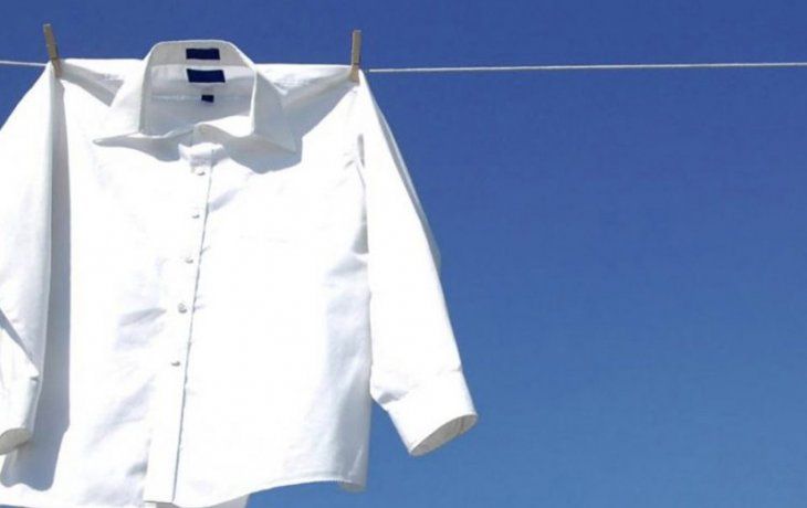Cómo evitar que la ropa blanca se ponga amarillenta en axilas y cuello