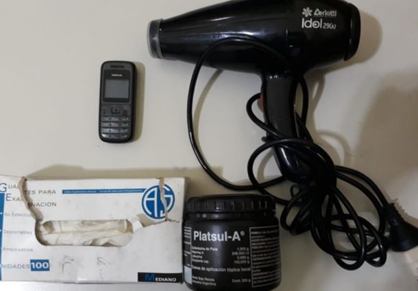 Objetos robados de la peluquería.&nbsp;