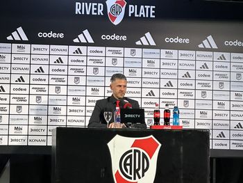 El DT de River, contra Figal: dijo que le faltó el respeto al estadio