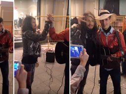 steven tyler sorprendio a un musico callejero y cantaron juntos steven tyler sorprendio a un musico callejero y cantaron juntos