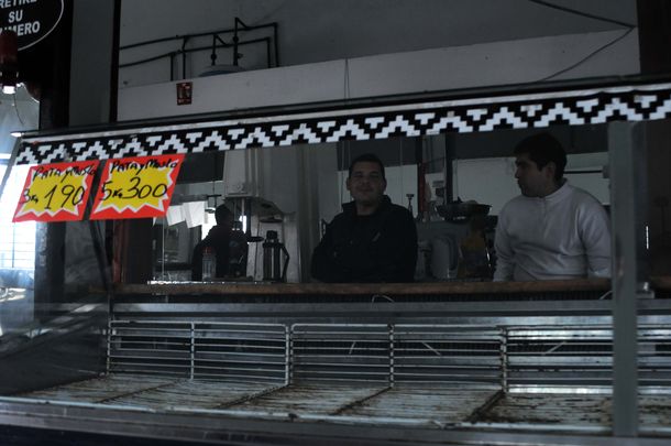 Los vecinos de La Plata seguirán sin luz hasta el jueves: perdieron casi $1000 millones por el corte