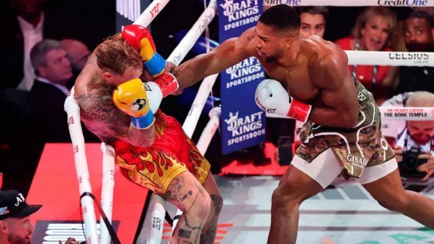 Boxeo: el brutal KO a Jake Paul a manos de Anthony Joshua