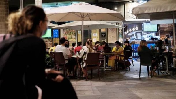Ciudad y Provincia pondrán un horario común de cierre de bares y restaurantes del AMBA: sería desde las 00