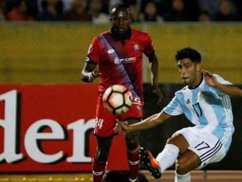 Leonel Di Plácido con la camiseta de la Selección jugando para Atlético Tucumán