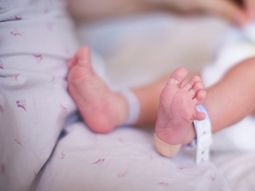 Un bebé con alta carga viral alerta sobre la amenaza de una nueva variante del coronavirus