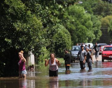 Fuerte cruce entre Scioli y Massa por las inundaciones 