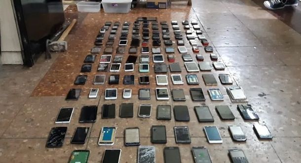 Desmantelaron una banda que robaba y vendía celulares: hay 20 detenidos