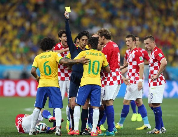 ¿Devolución de gentilezas? El polémico árbitro japonés tenía una deuda con Brasil