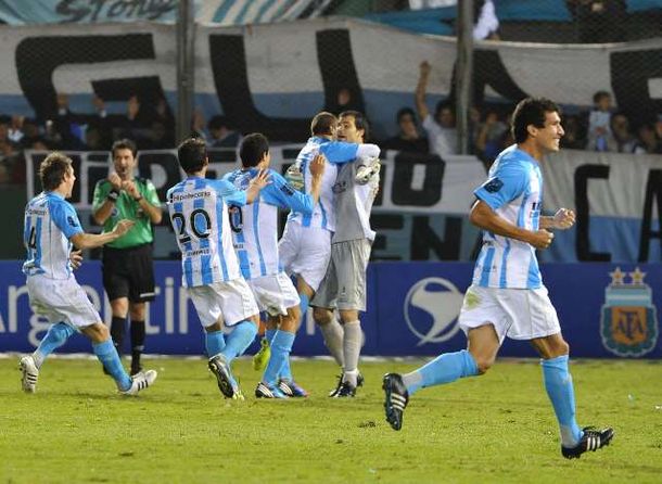 Racing eliminó a River y no habrá Superclásico