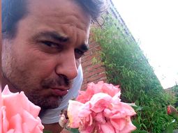 Pedro Alfonso, sorprendido por una insólita visita en el jardín de su casa