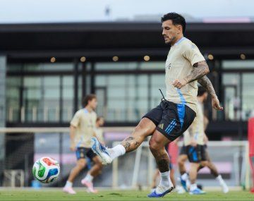 Paredes volvió de la Selección con dos noticias que alivian a Boca en la recta final del Clausura