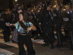 Los incidentes dejaron al menos 30 detenidos Los incidentes dejaron al menos 30 detenidos