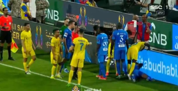 Cristiano Ronaldo, fuera de control: fue expulsado y amagó con pegarle al árbitro