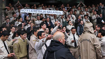 los focos de la protesta en el pais de prefectos y gendarmes los focos de la protesta en el pais de prefectos y gendarmes